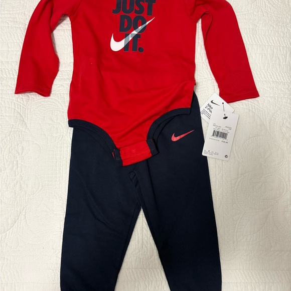Nike Other - Nike Obsidian and Red 2-Piece Set